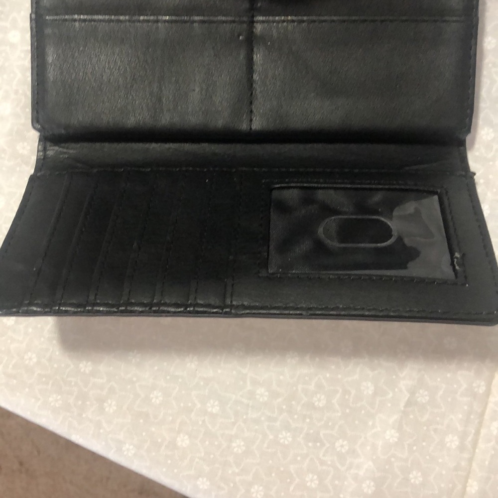 Liz Claiborne Two Tone Wallet - Picture 13 of 15